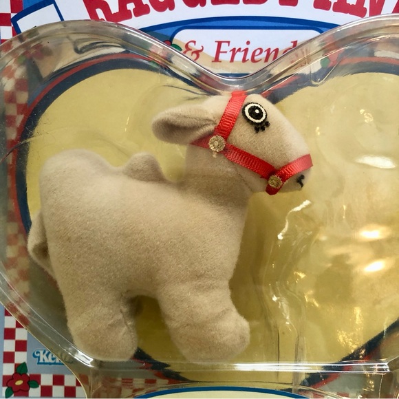 Raggedy Ann''s Tan Camel Friend in packaging Kenner wrinkled knees - Picture 2 of 3